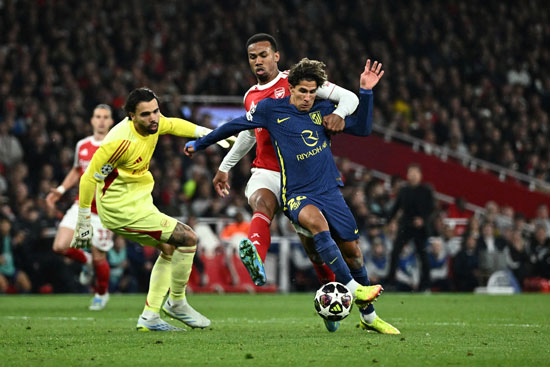 جانب من مباراة أرسنال وأتلتيكو مدريد