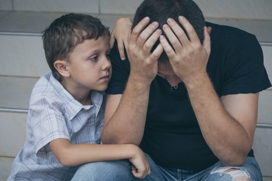 علاقة الأب مع أبنائه