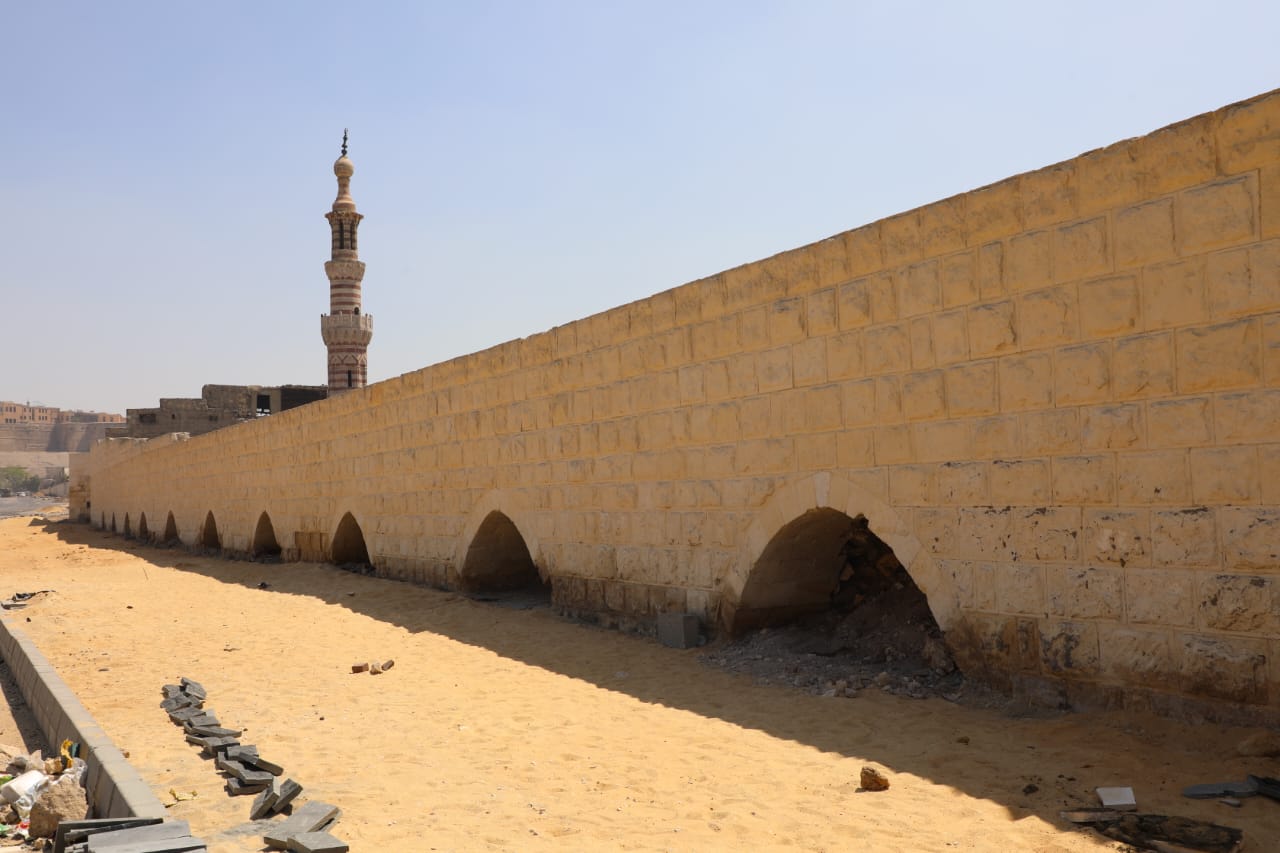 جانب من ترميم السور
