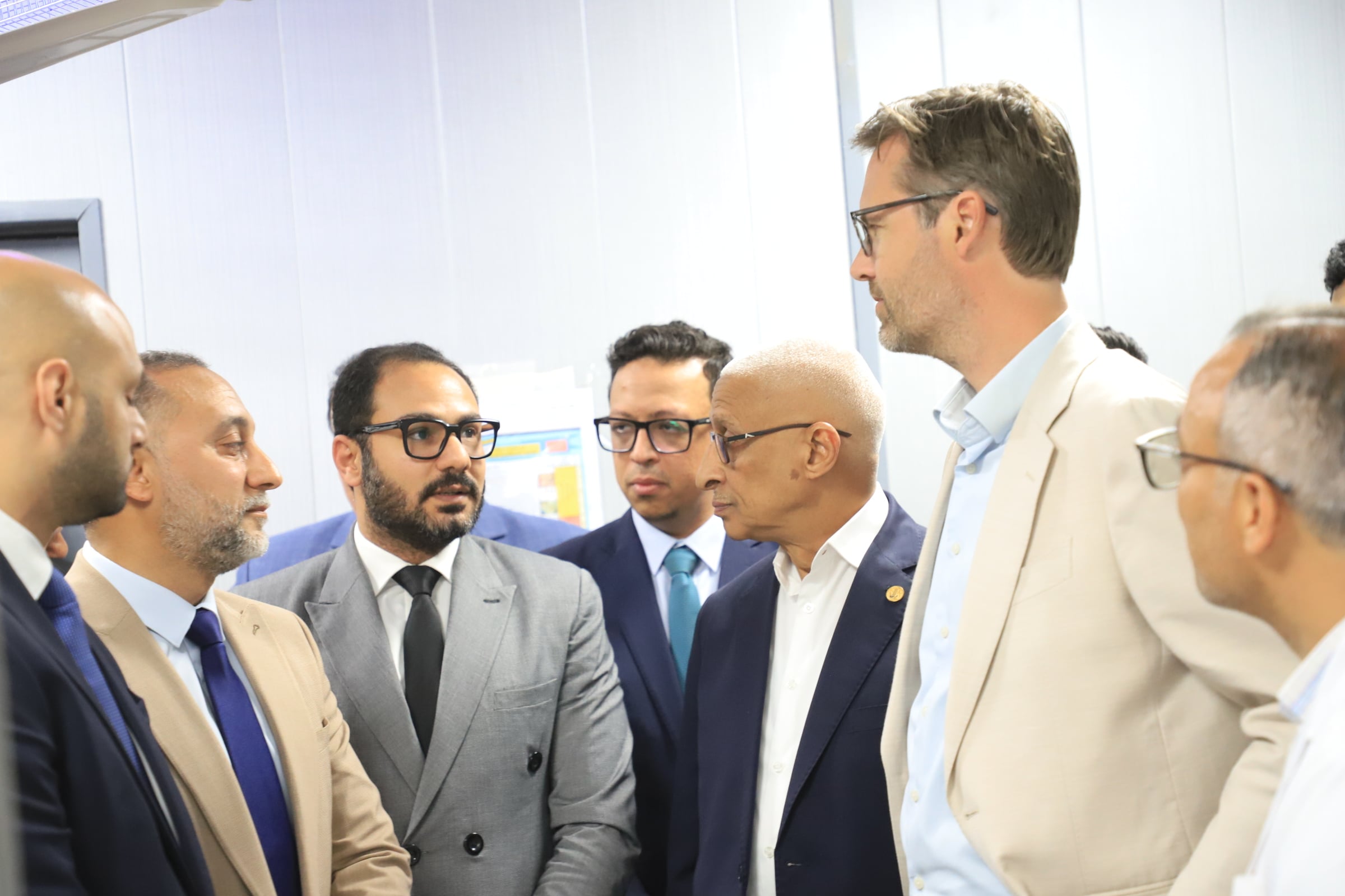 داخل مستشفي العريش العام 
