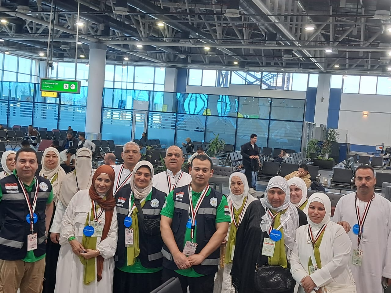 فرحة انطلاق أول فوج حجاج فرحة انطلاق أول فوج حجاج