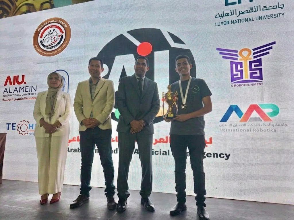 أثناء التتويج بالبطولة