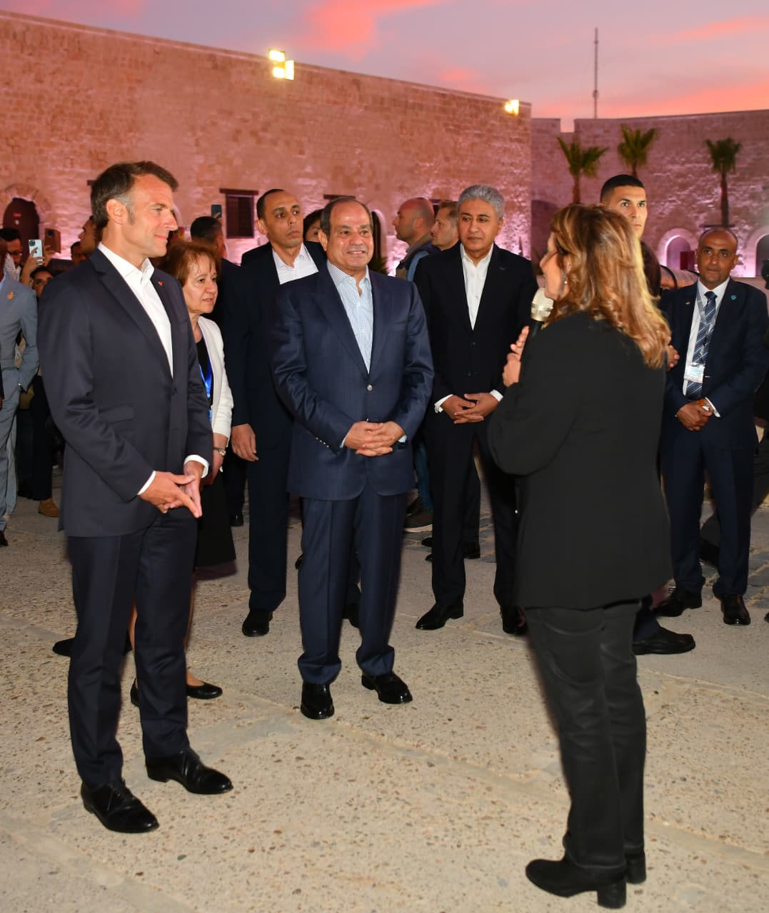 الرئيس السيسى يصطحب ماكرون فى جولة تفقدية بالإسكندرية (1)