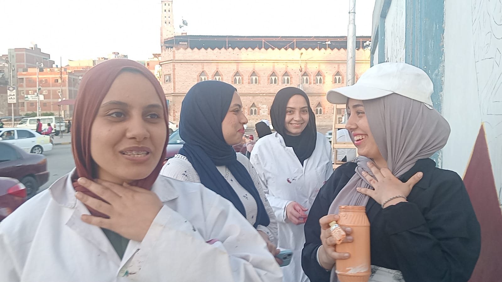 سعادة الطالبات بمشاركتهن