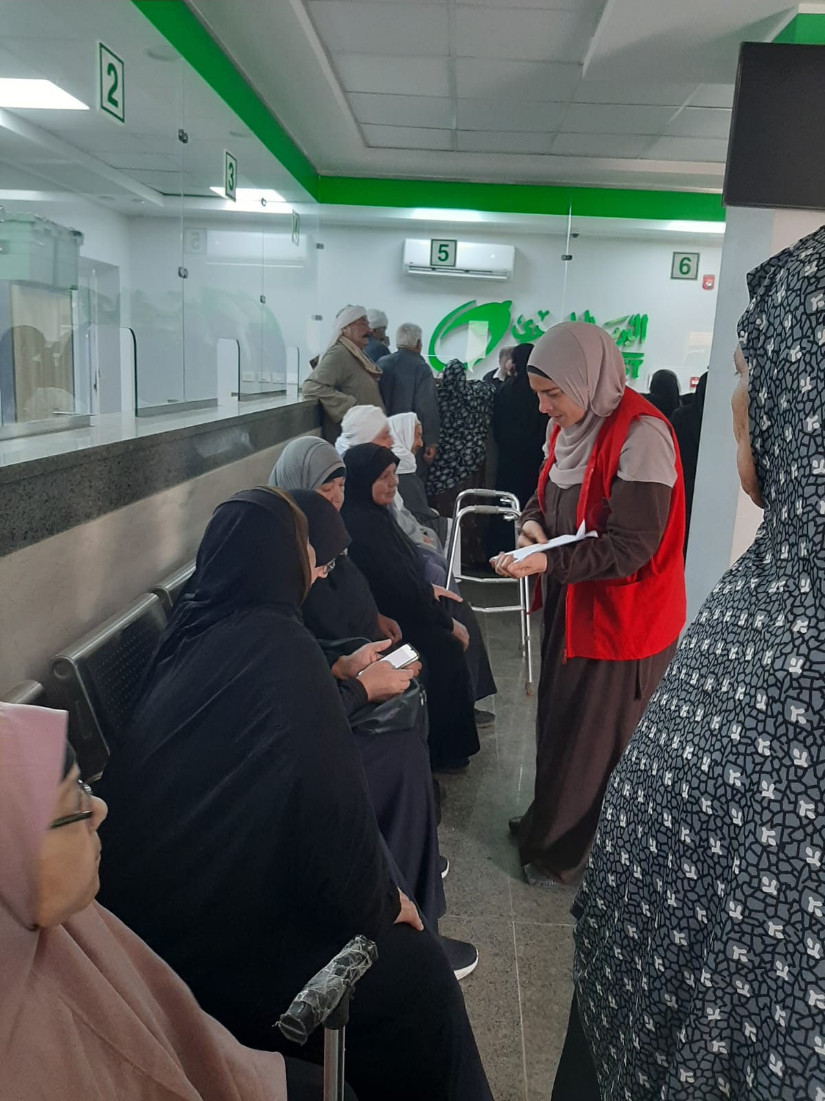 تقديم الخدمات الطبية بمكتب بريد بكفر الشيخ