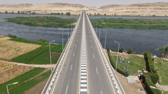 كوبرى علوى فوق نهر النيل