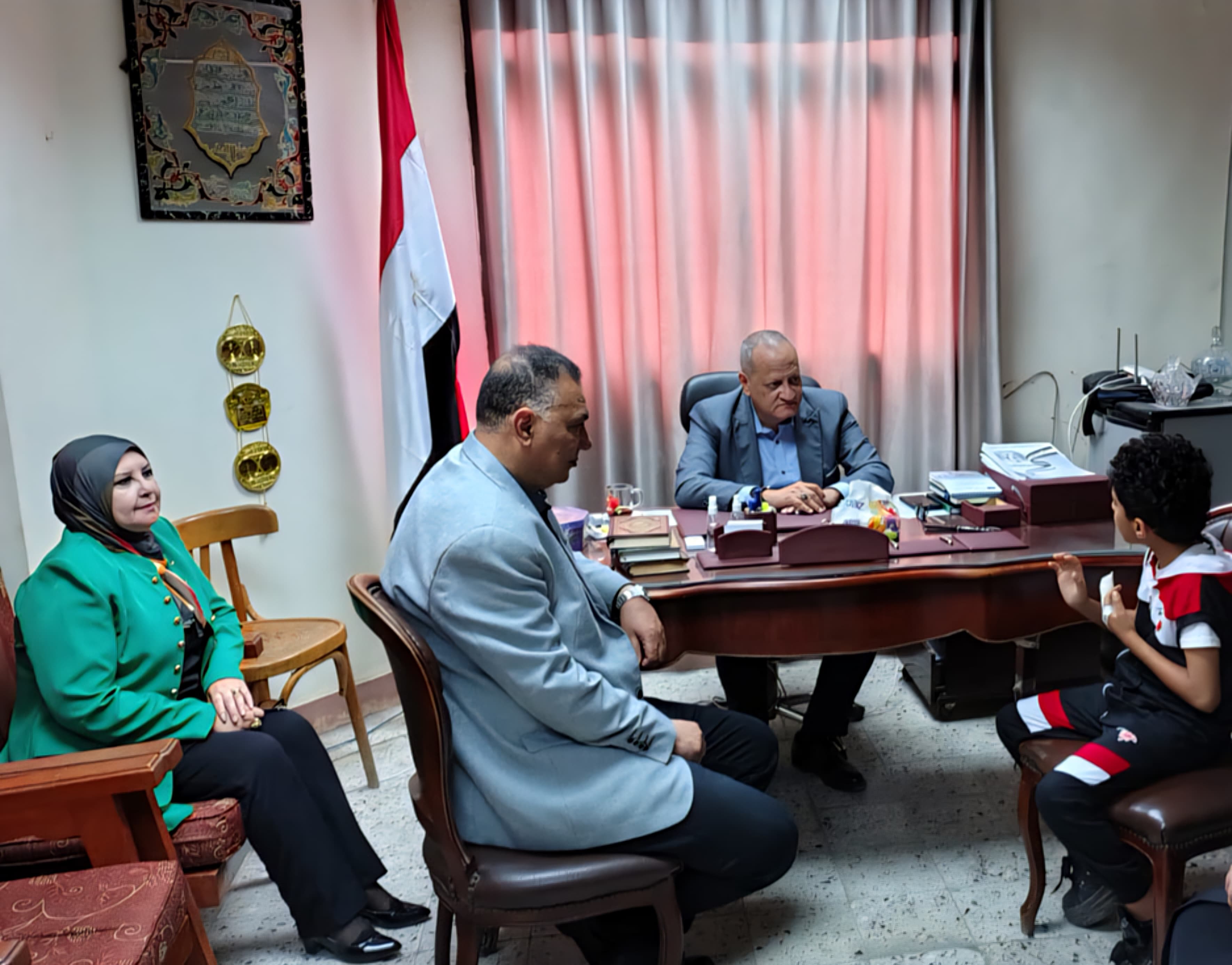 وكؤل الوزارة يستمع ل الطالب يوسف