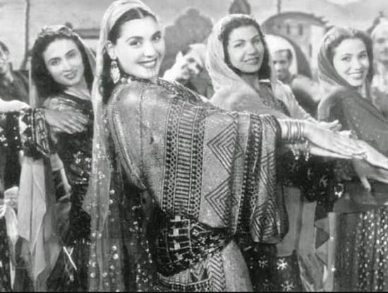 اليوم العالمى للرقص الشرقى