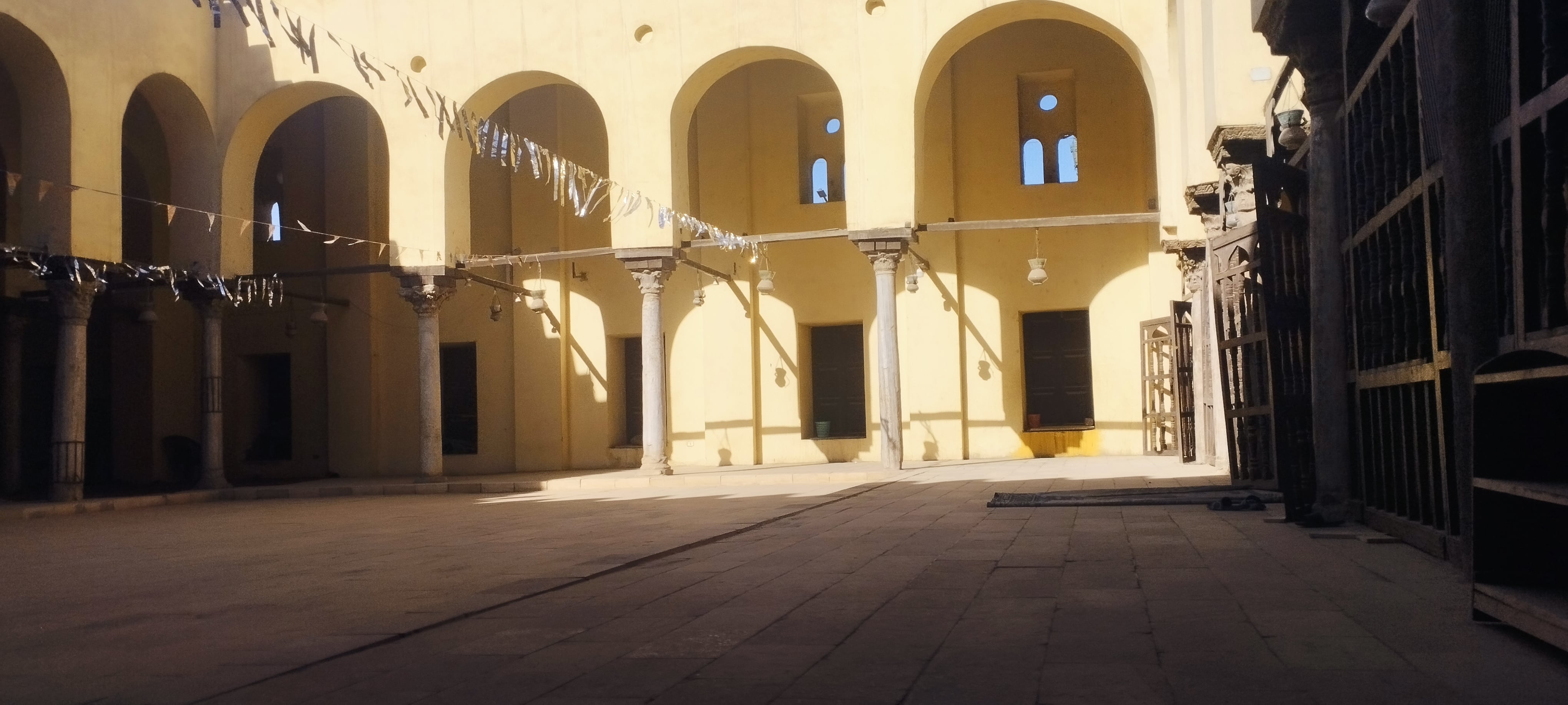 صحن المسجد
