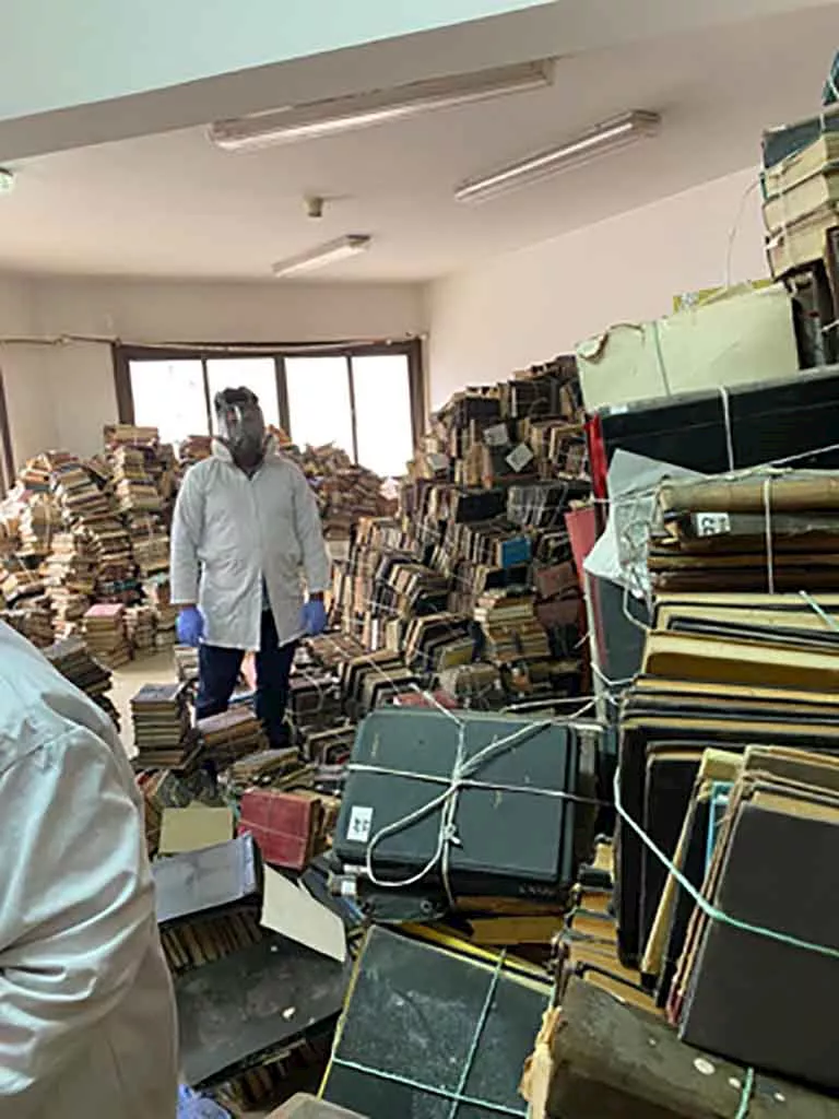 بدء عمليات تعقيم كنوز مكتبة دمنهور 