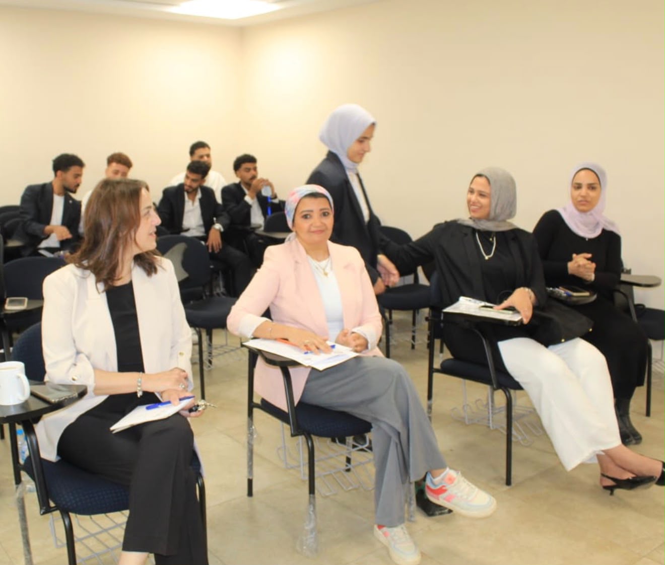 الكاتبة الصحفية همت سلامة الكاتبة الصحفية همت سلامة