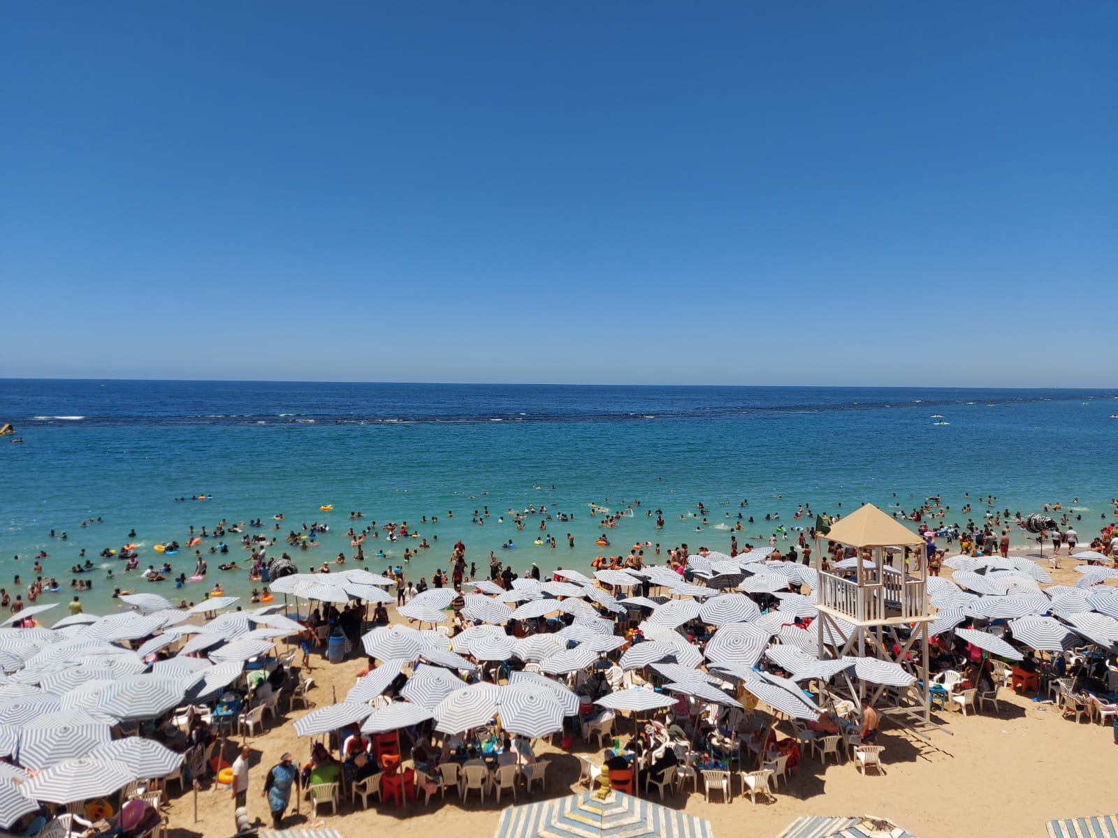 زحام الشواطئ 0