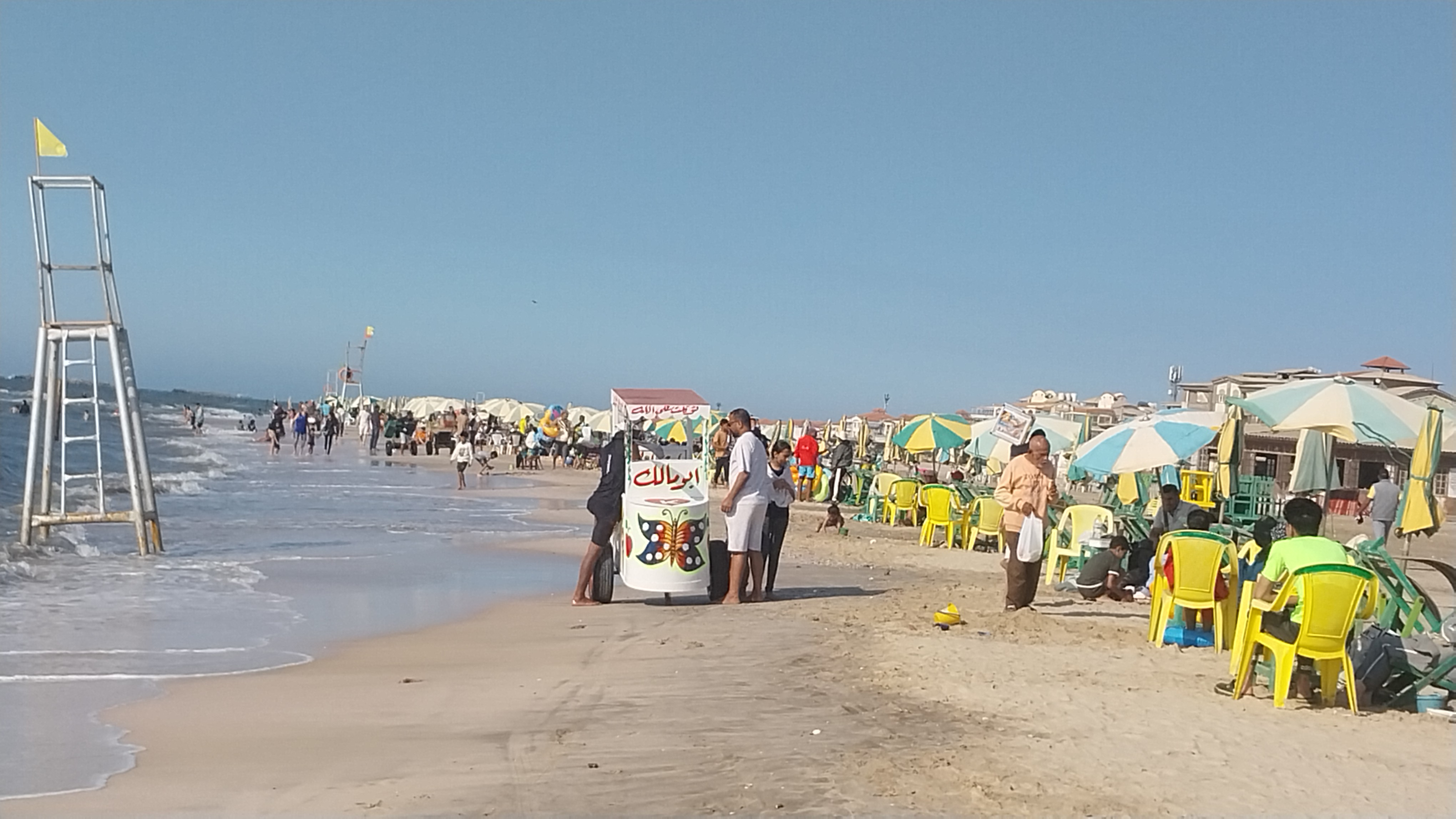 اقبال على شواطئ رأس البر