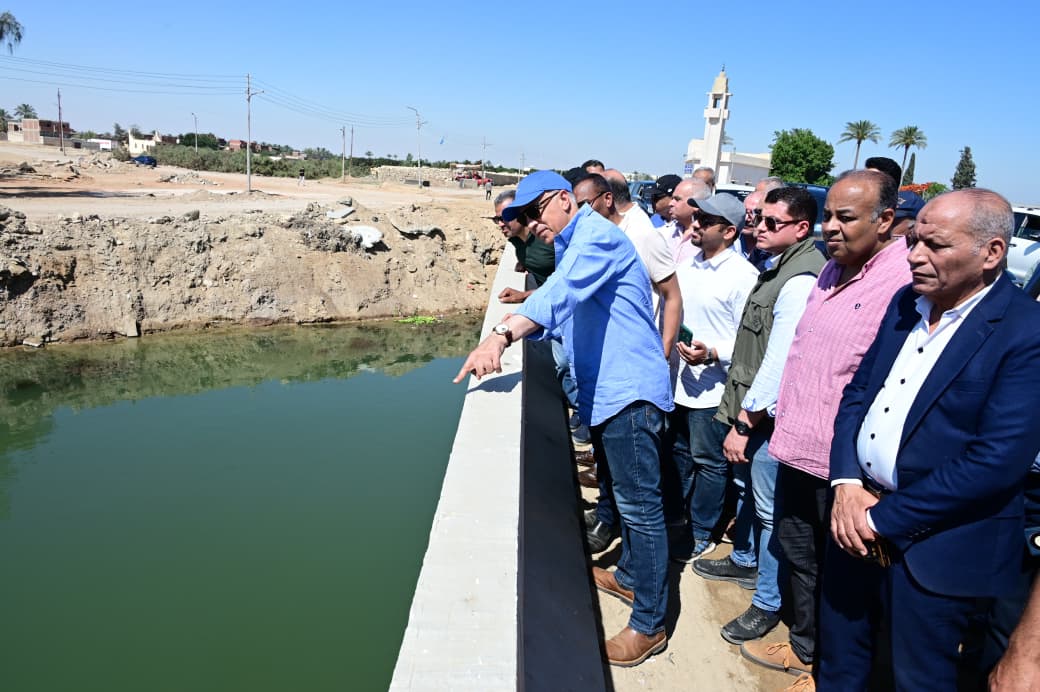وزير الري يتابع حالة الري ومحطات الرفع (1)