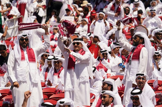 جمهور قطر خلال المباراة جمهور قطر خلال المباراة