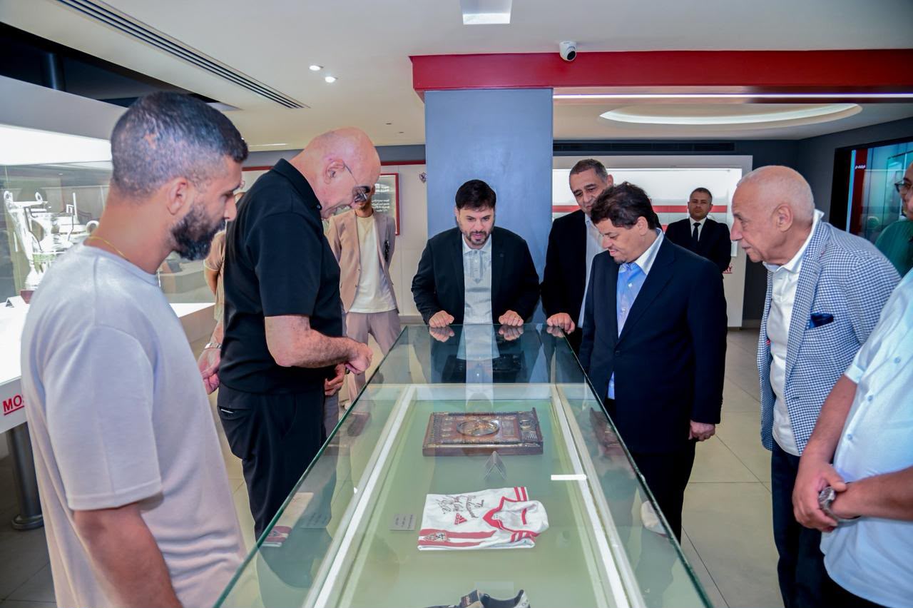 وفد نادي الوفاق الليبي فى زيارة لمتحف الزمالك