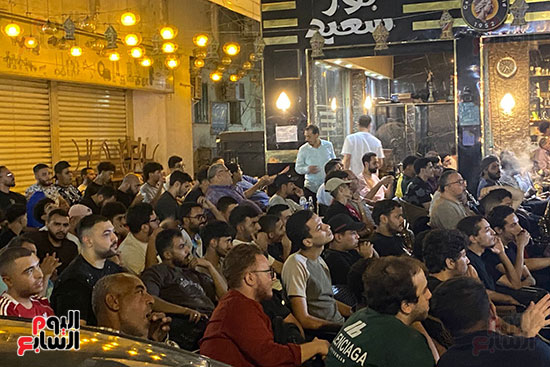 جمهور شبرا يشاهد المباراة جمهور شبرا يشاهد المباراة