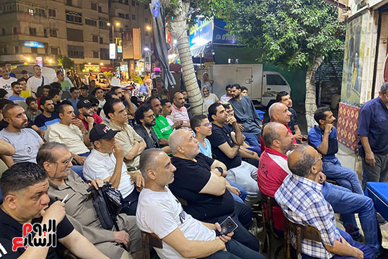 الجمهور يتابع مباراة مصر وبلجيكا الجمهور يتابع مباراة مصر وبلجيكا
