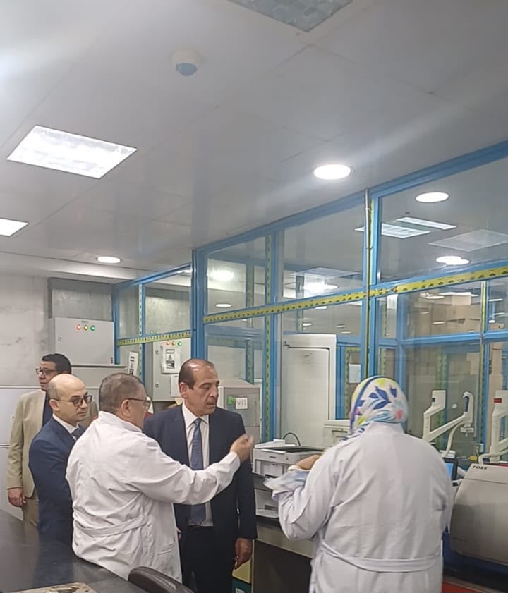 الدكتور عمرو قنديل (2)