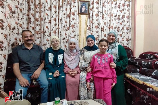 الطالبة مريم وأسرتها