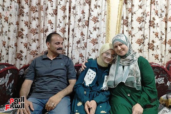 الطالبة ووالدتها