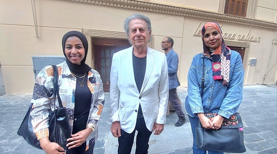 الموسيقار سليم سحاب مع محررتي اليوم السابع