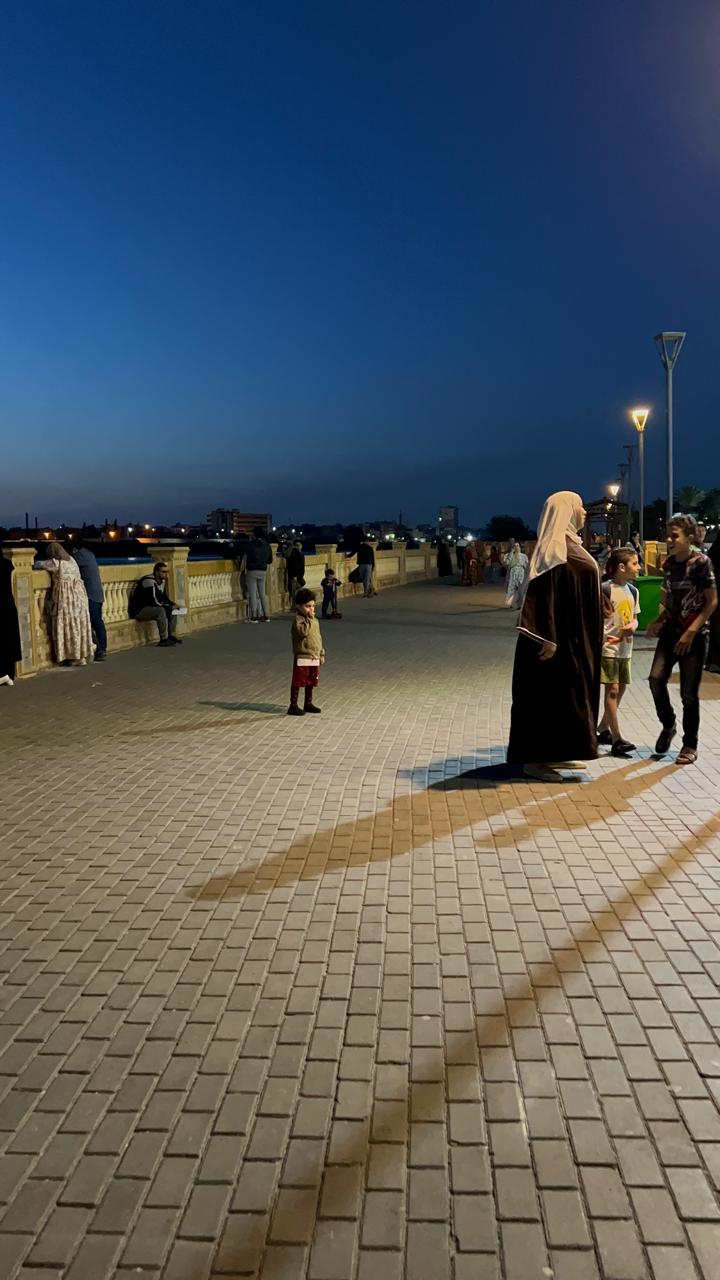 بعد غروب الشمس ودخول الليل