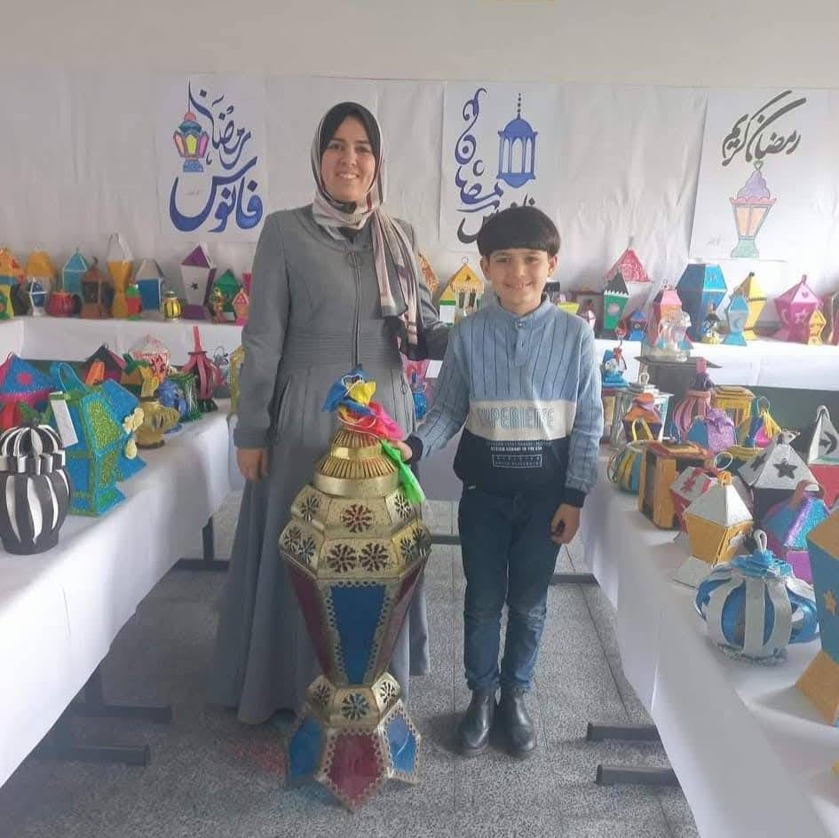نور الهدى مع ابنها نور الهدى مع ابنها