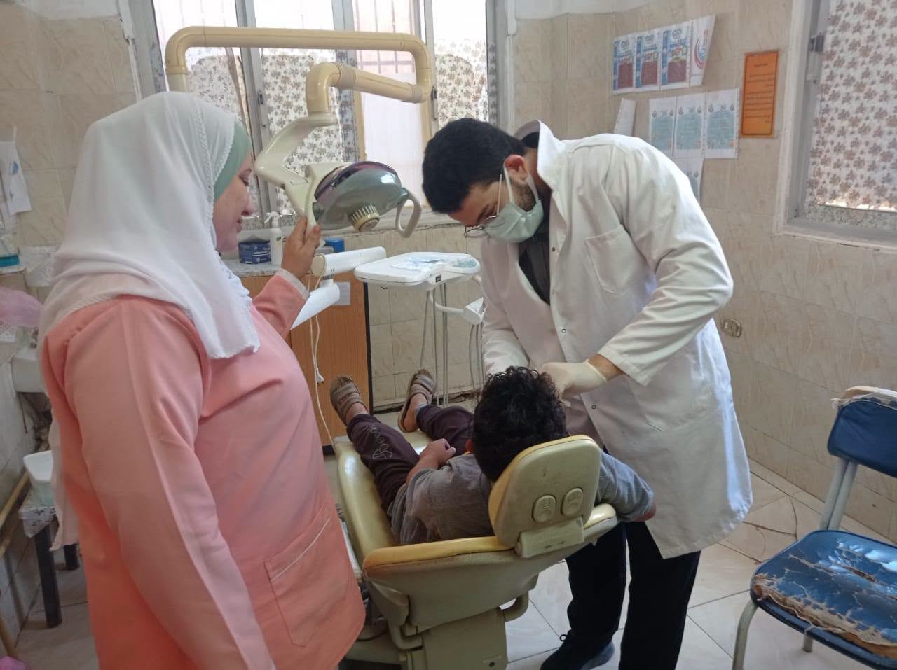فحص الأسنان