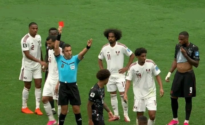طرد لاعب منتخب قطر