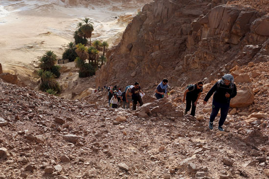 رحلات السفاري بين الجبال الشاهقة رحلات السفاري بين الجبال الشاهقة