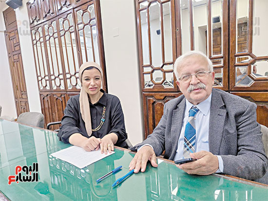 الدكتور جمال عميرة ومحررة اليوم السابع