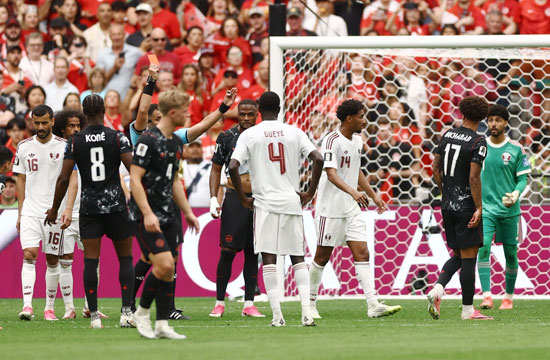 لحظة طرد همام الأمين لاعب منتخب لحظة طرد همام الأمين لاعب منتخب