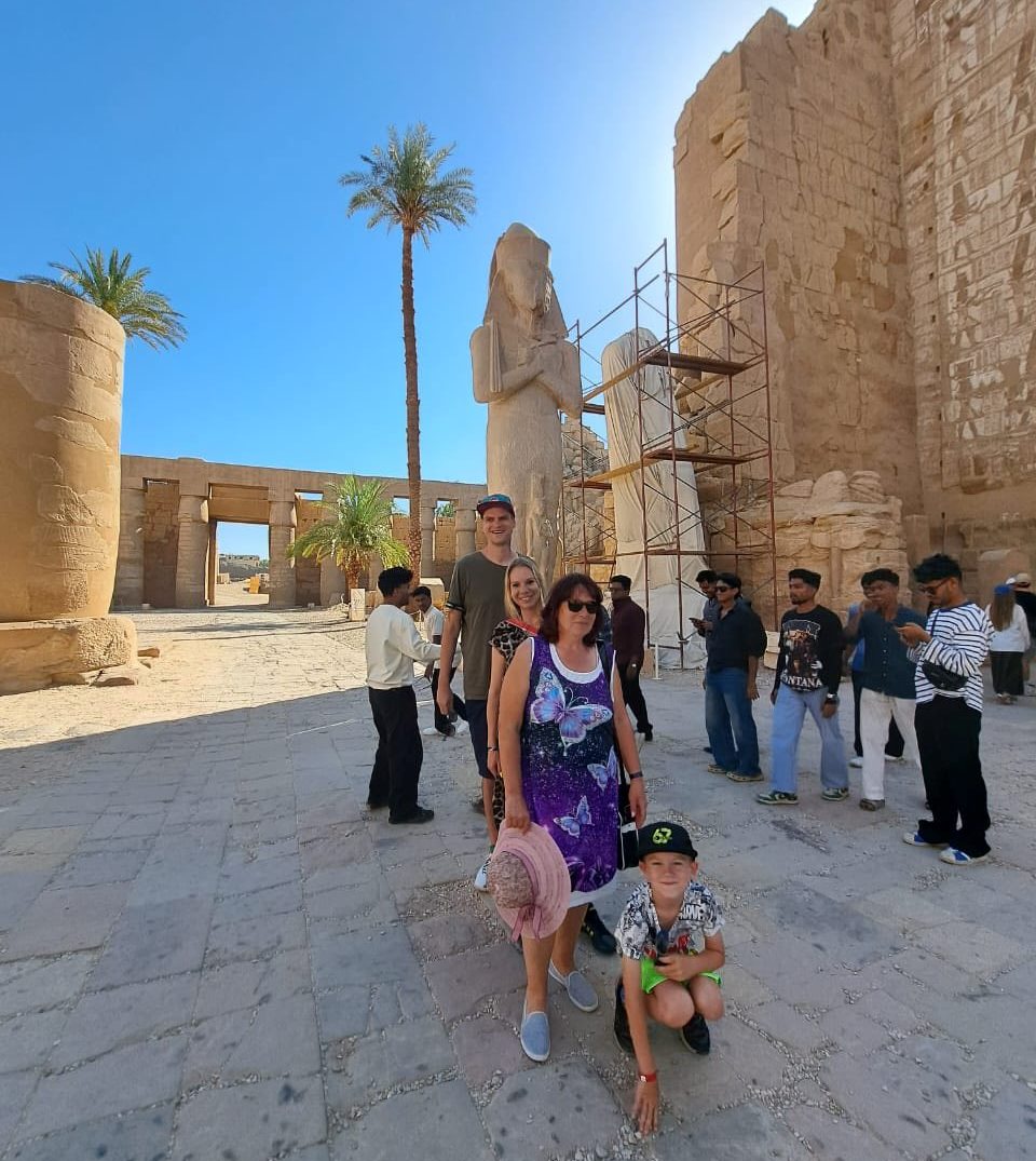جولات السائحين فى معابد الكرنك