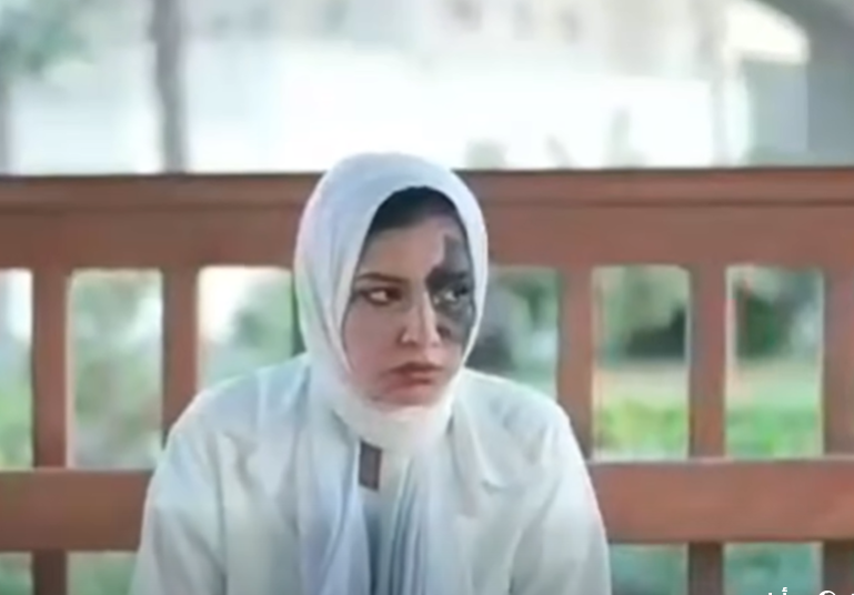 أثار الحزن على وجه ندى وجه القمر
