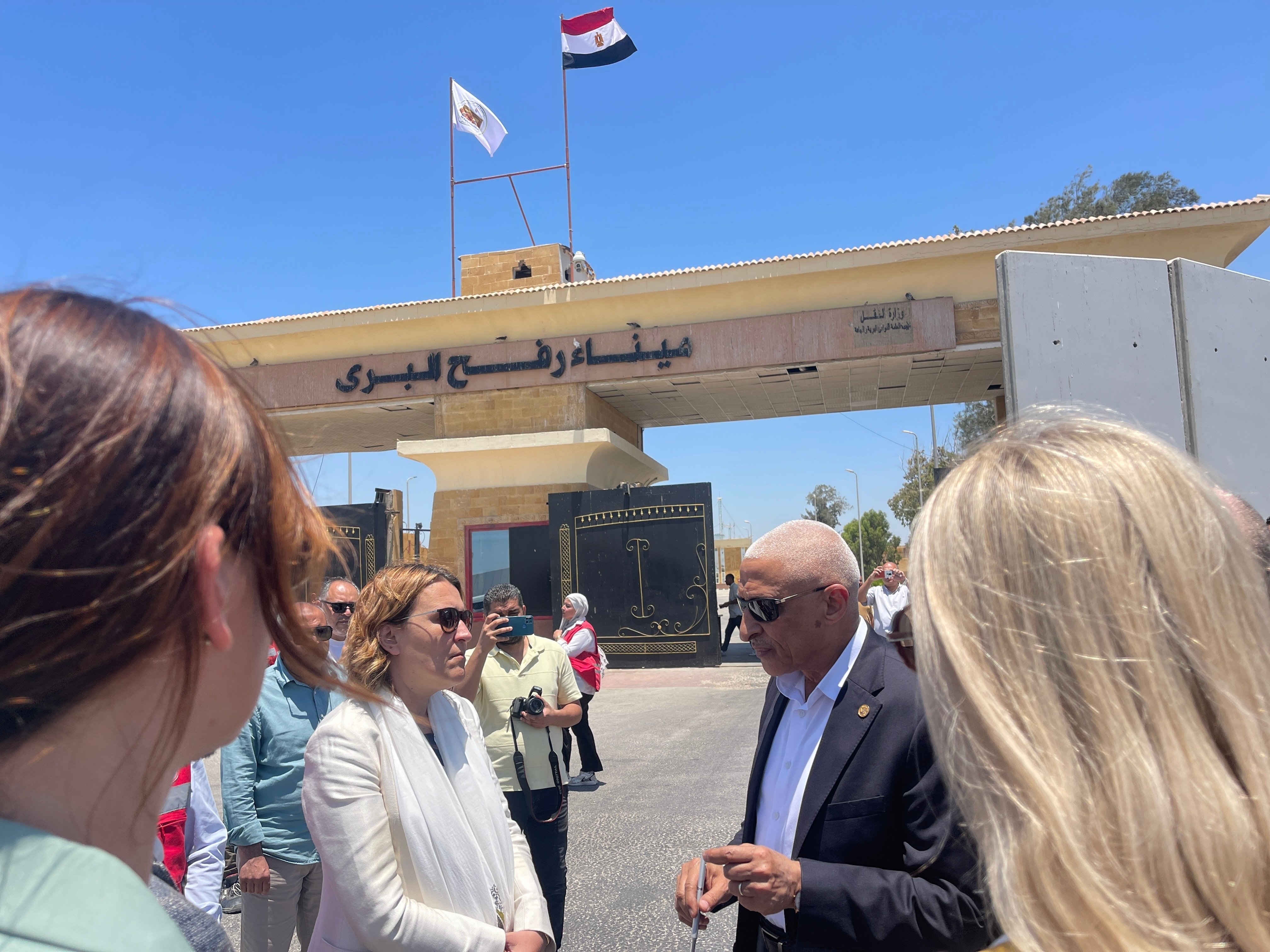 زيارة الوفد لمعبر رفح زيارة الوفد لمعبر رفح