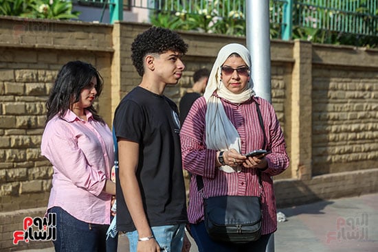 انتظار دخول الامتحان