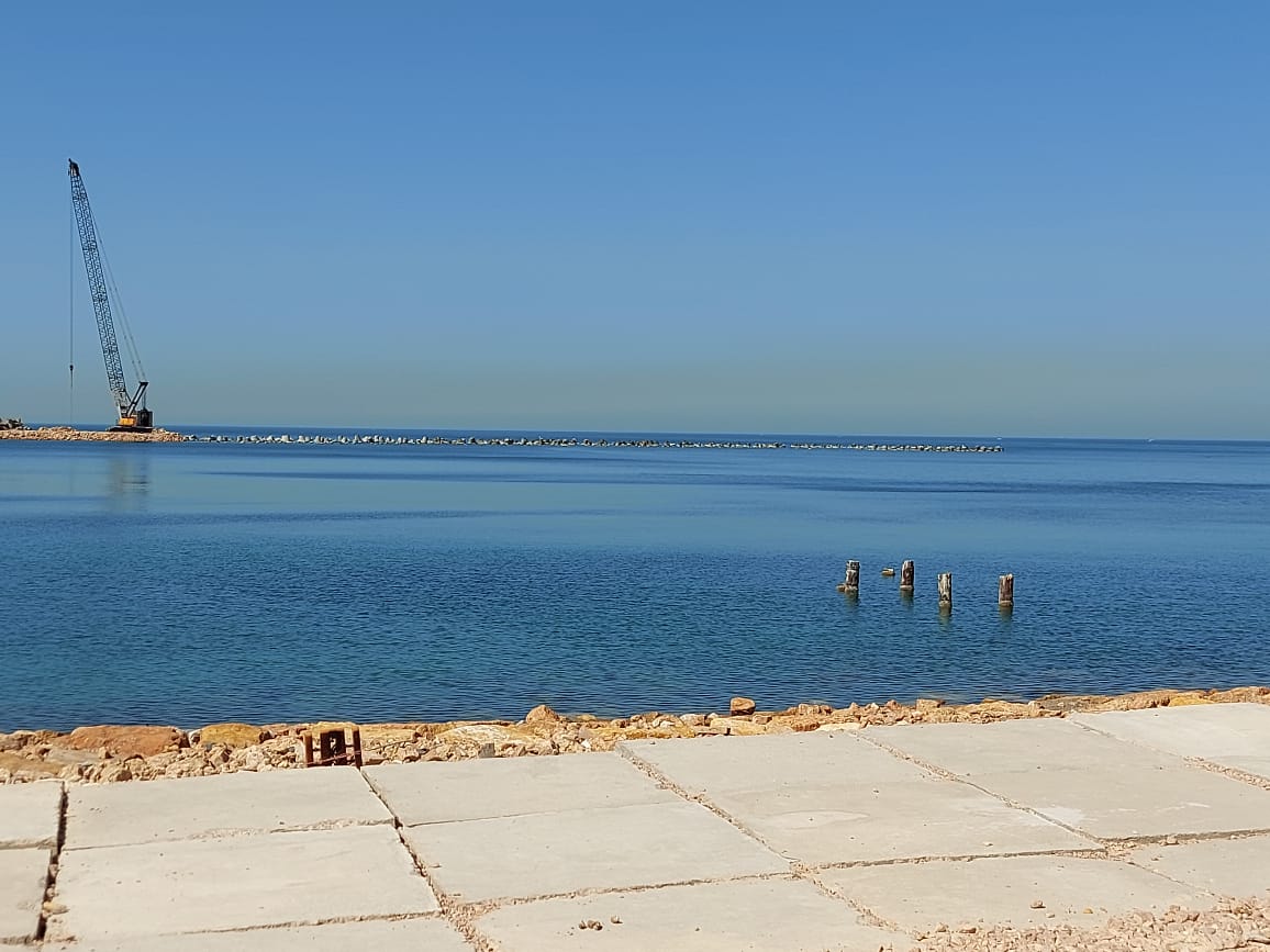 حاجز الامواج الغاطس
