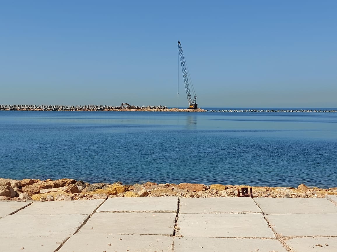 اكتمال حاجز الأمواج9