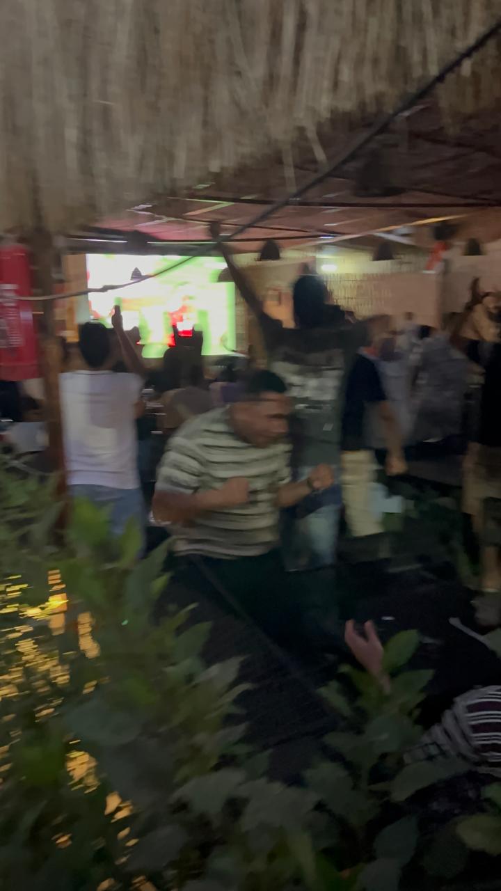 تشجيع وفرحة باهداف المنتخب تشجيع وفرحة باهداف المنتخب