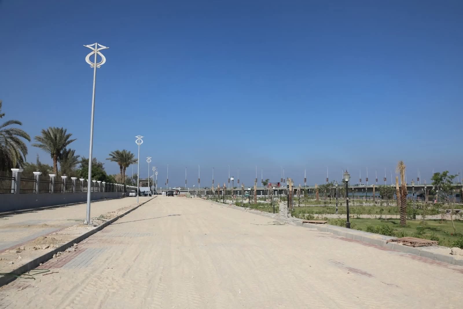 تركيب البلاط الخاص بالمشروع