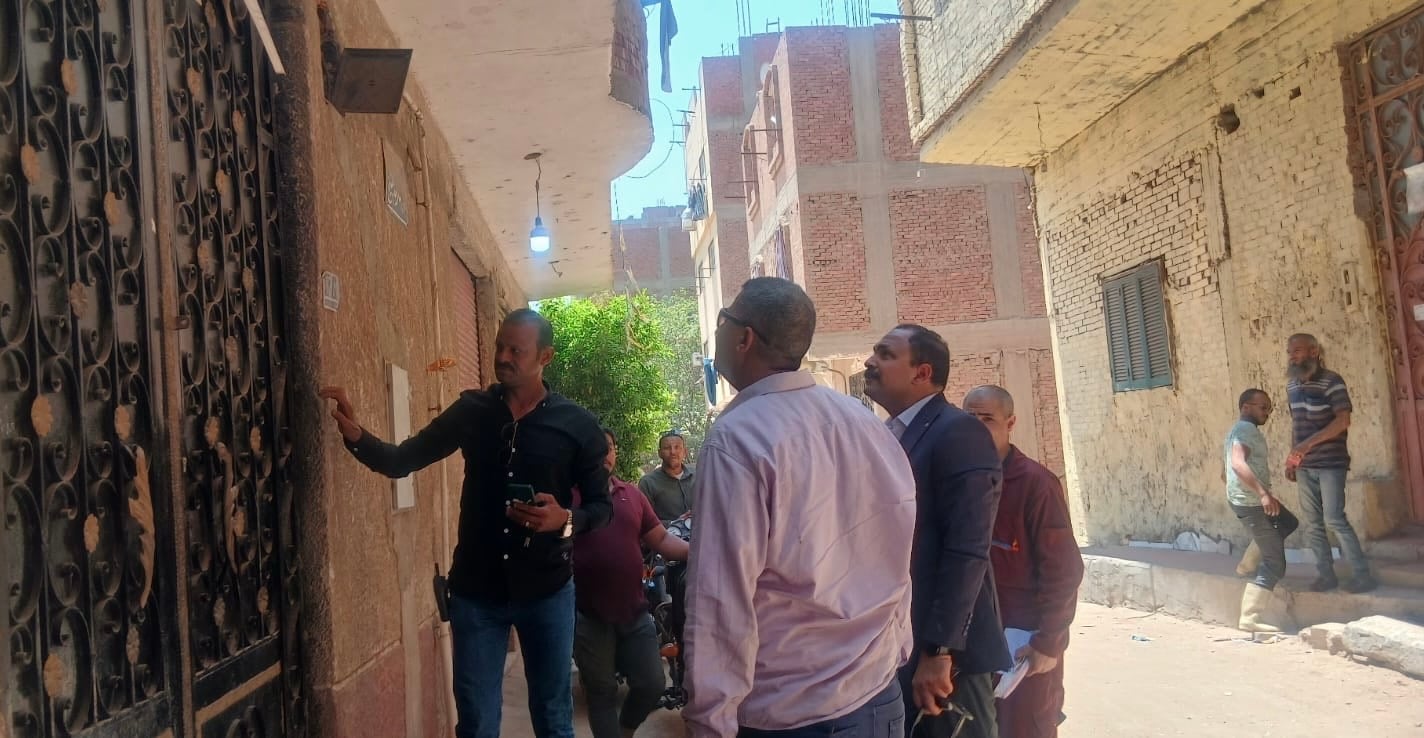 جانب من حملة طرق الأبواب جانب من حملة طرق الأبواب