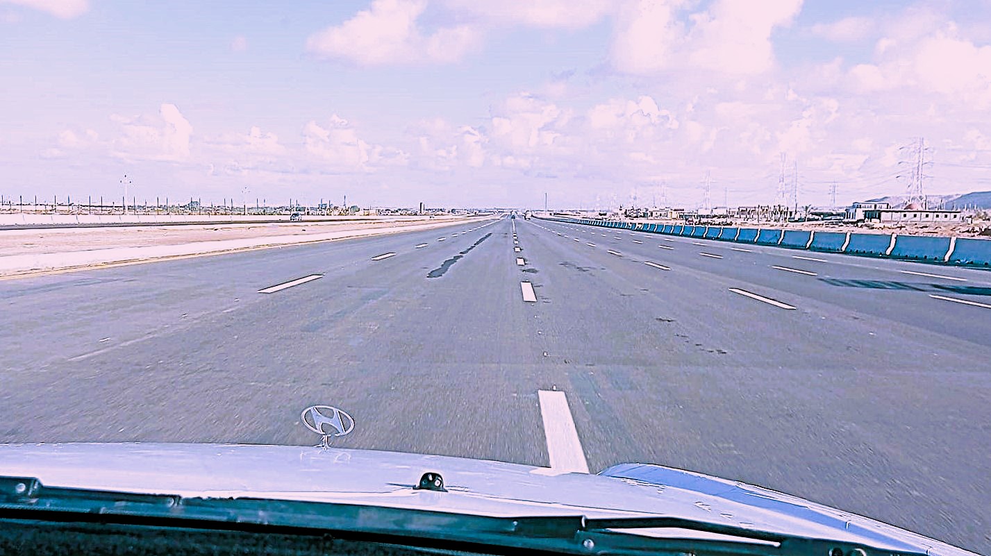 متعة القيادة على طريق مطروح