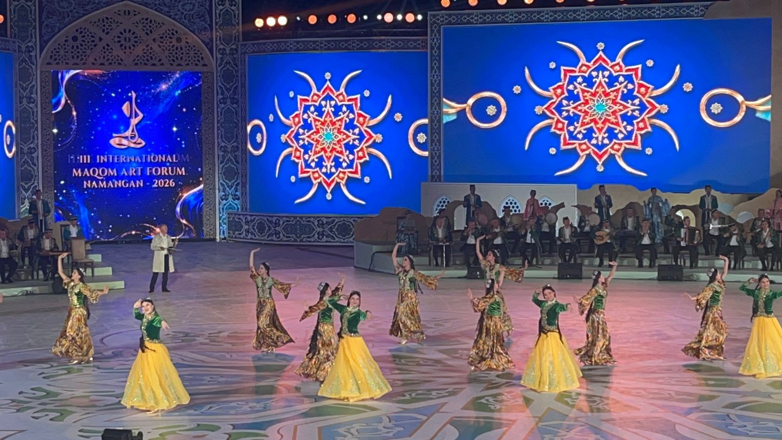 الراقصون في افتتاح مهرجان المقام الدولي