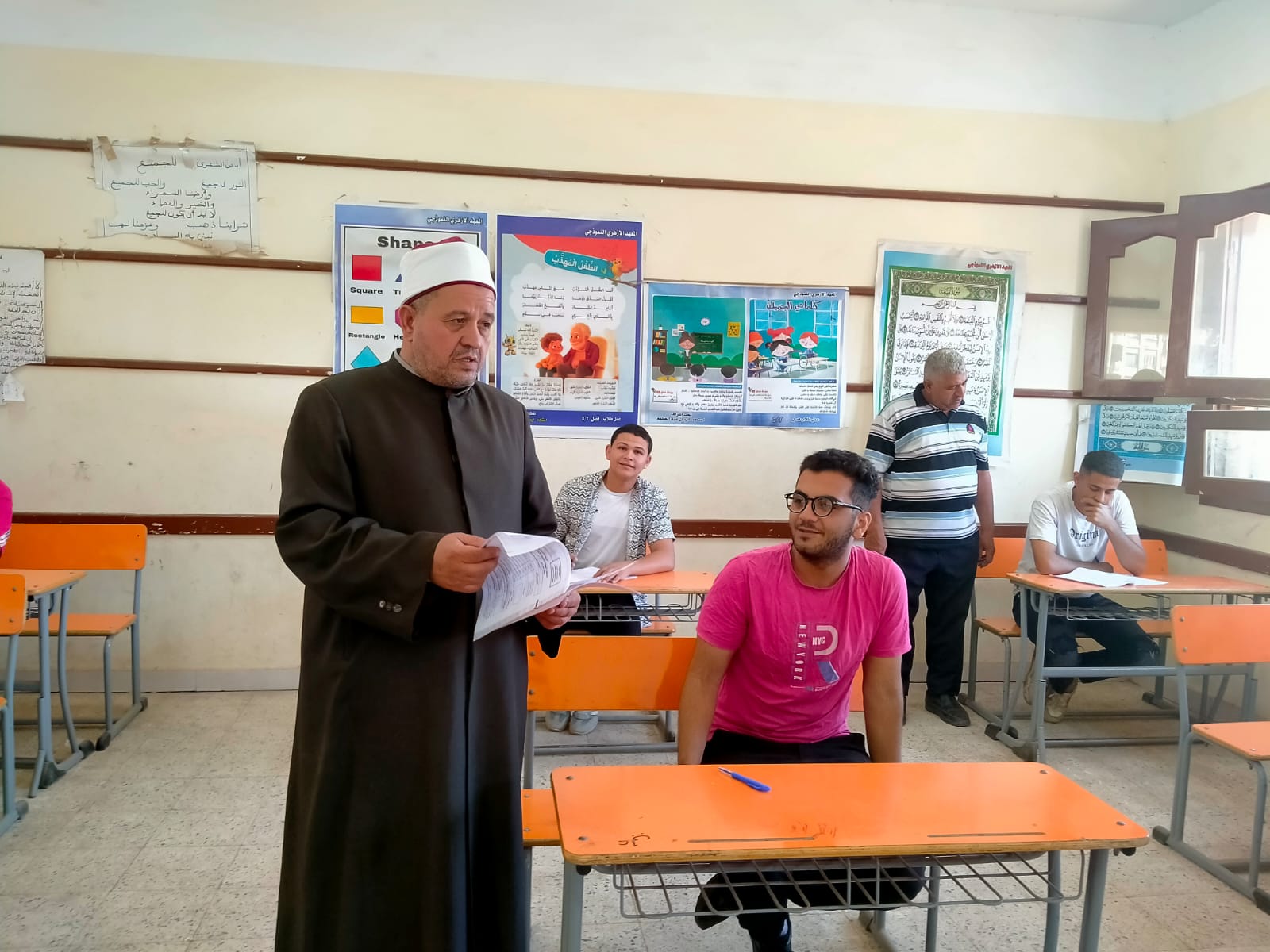 متابعة أعمال الامتحانات