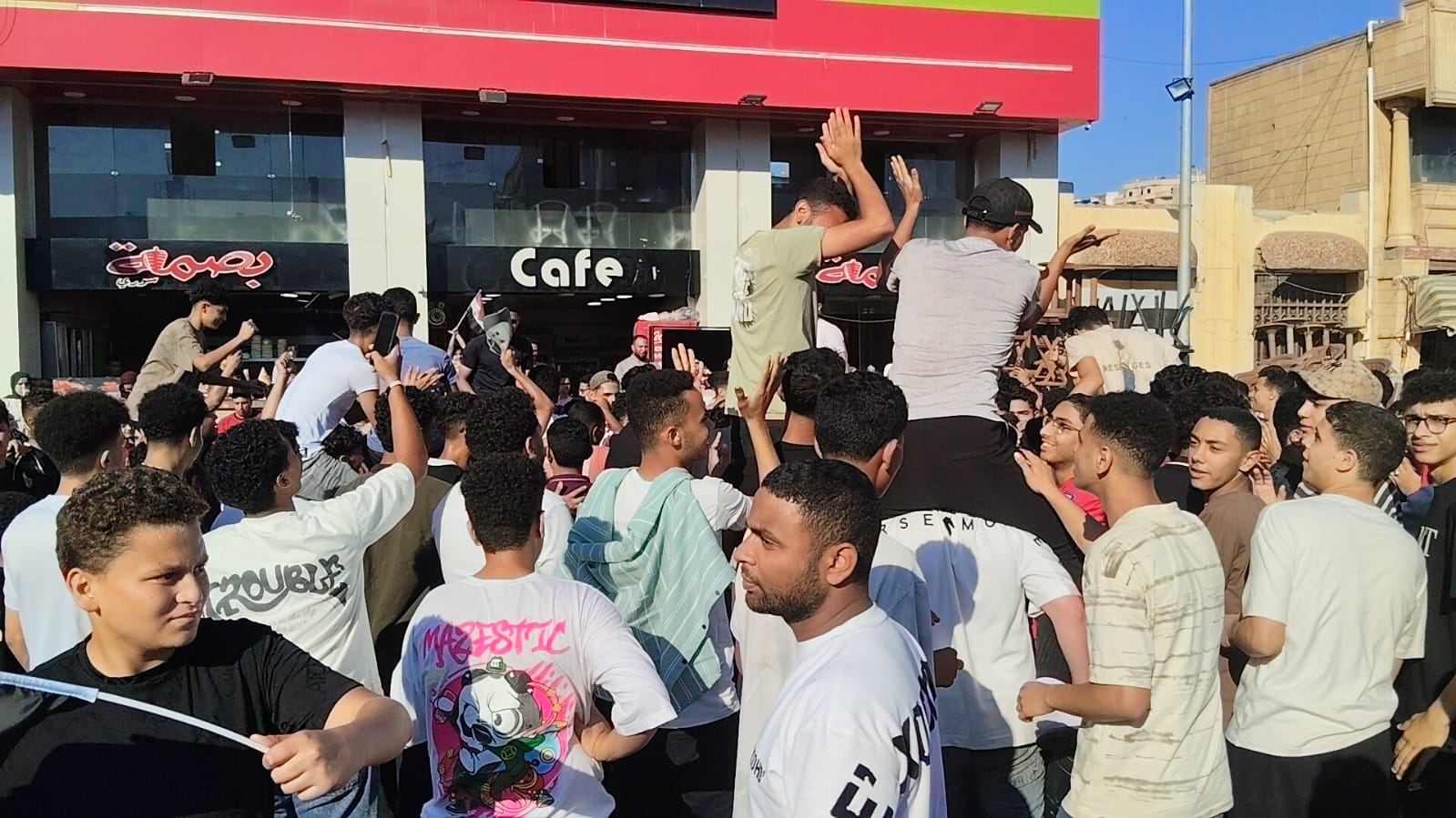 احتفالات بصعود المنتخب بالبحيرة (2)