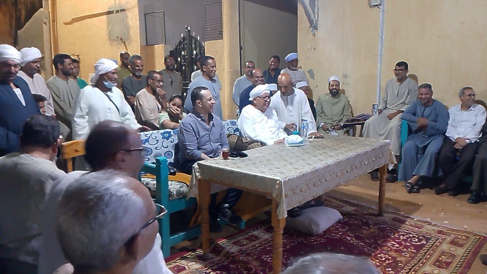 ساحة الشيخ الطيب بالأقصر تشهد جلسة مصالحة عرفية