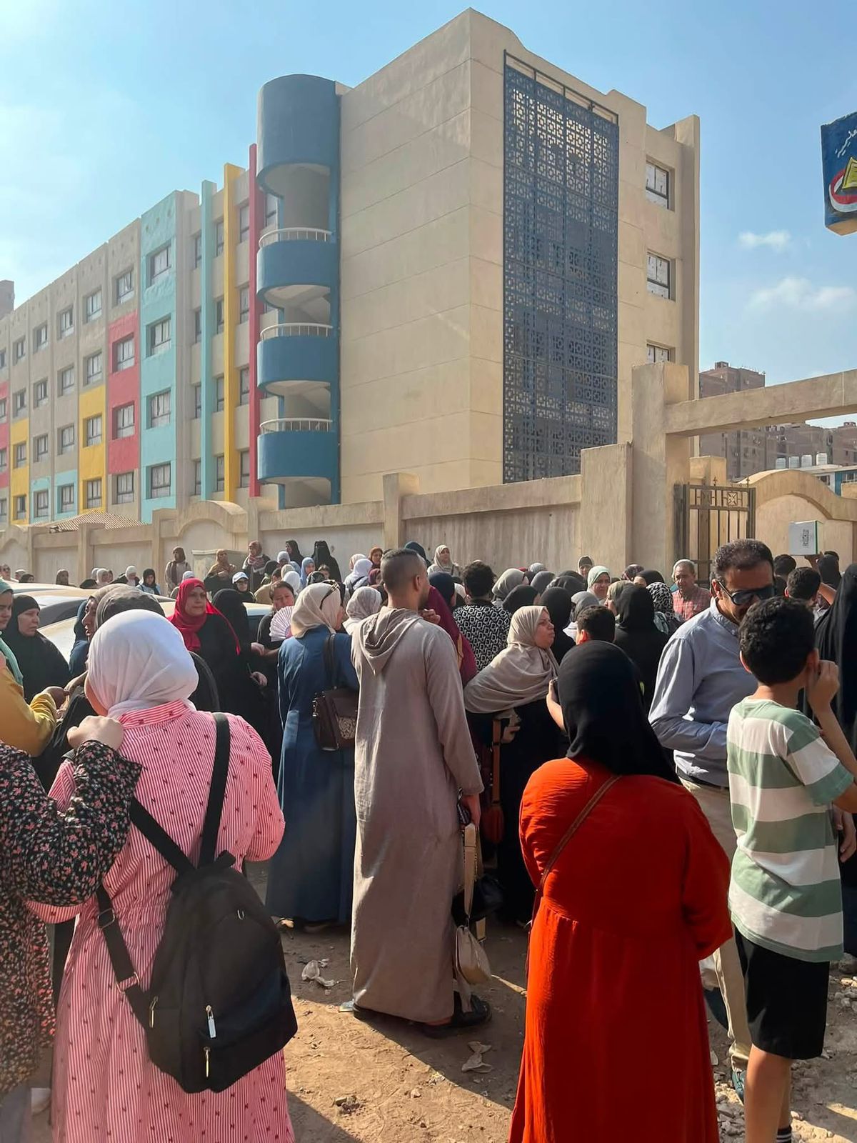 طلاب الثانوية العامة بمجمع بولاق الدكرور