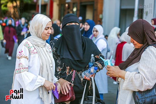 بسمة وتفاؤل على وجوه الطالبات