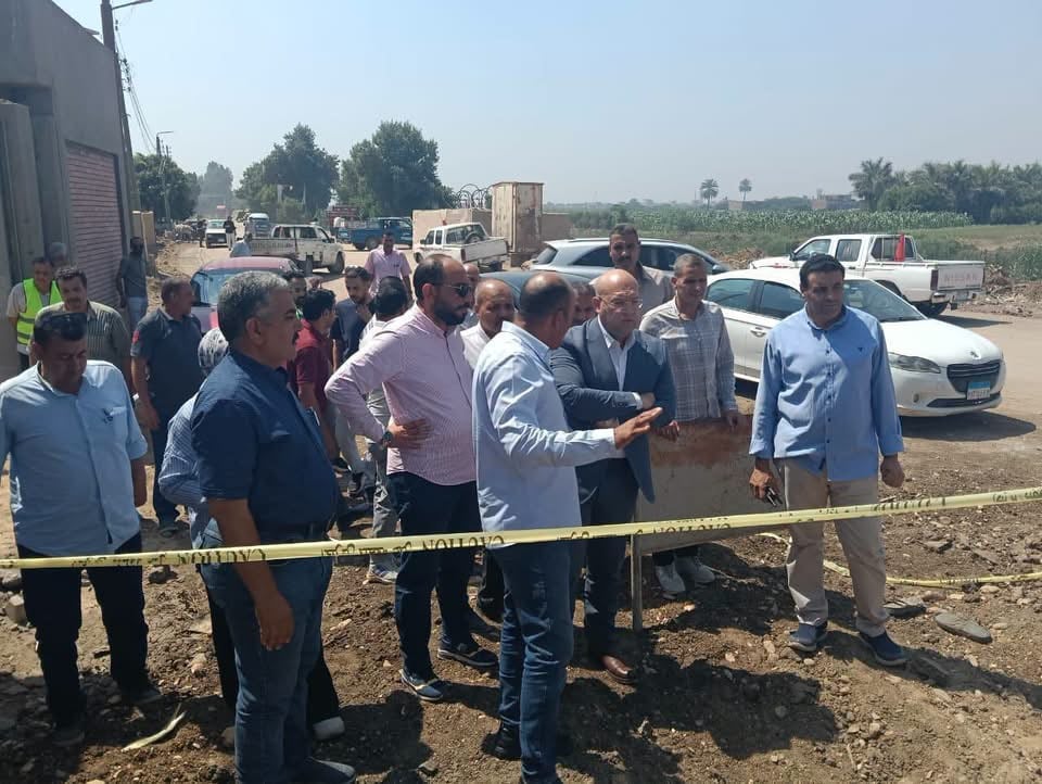 محافظ الجيزة فى قرية الرهاوي (1)